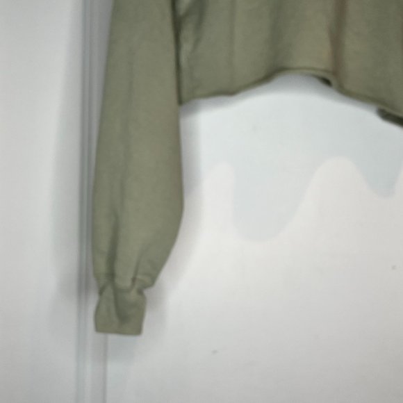 Aritzia TNA AiryAF Fleece Cropped crewneck, Size 1 = oversized SMALL - Picture 3 of 7